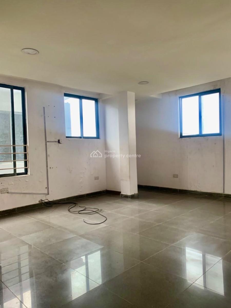 Spacious and Lovely in Serene Environment, Rhs, Lekki Phase 1, Lekki, Lagos, Flat / Apartment for Rent