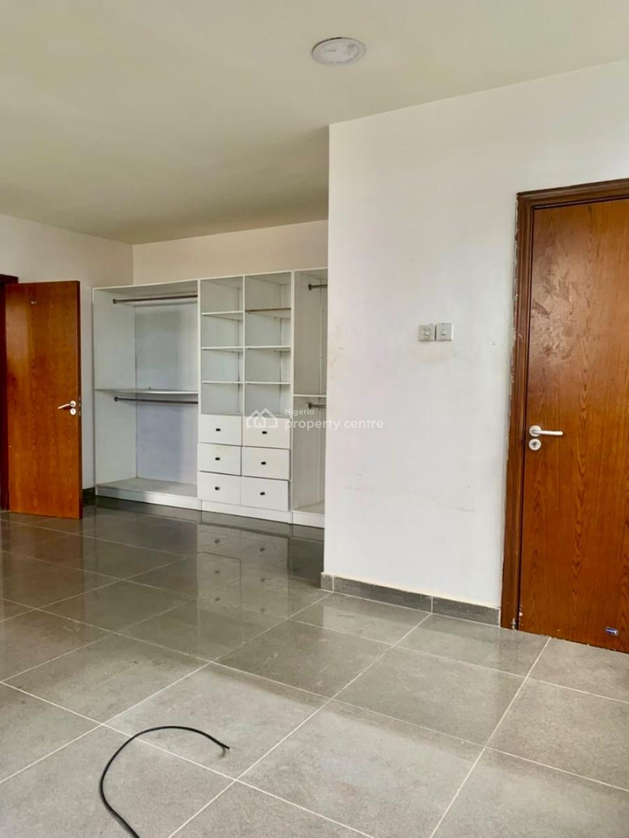 Spacious and Lovely in Serene Environment, Rhs, Lekki Phase 1, Lekki, Lagos, Flat / Apartment for Rent