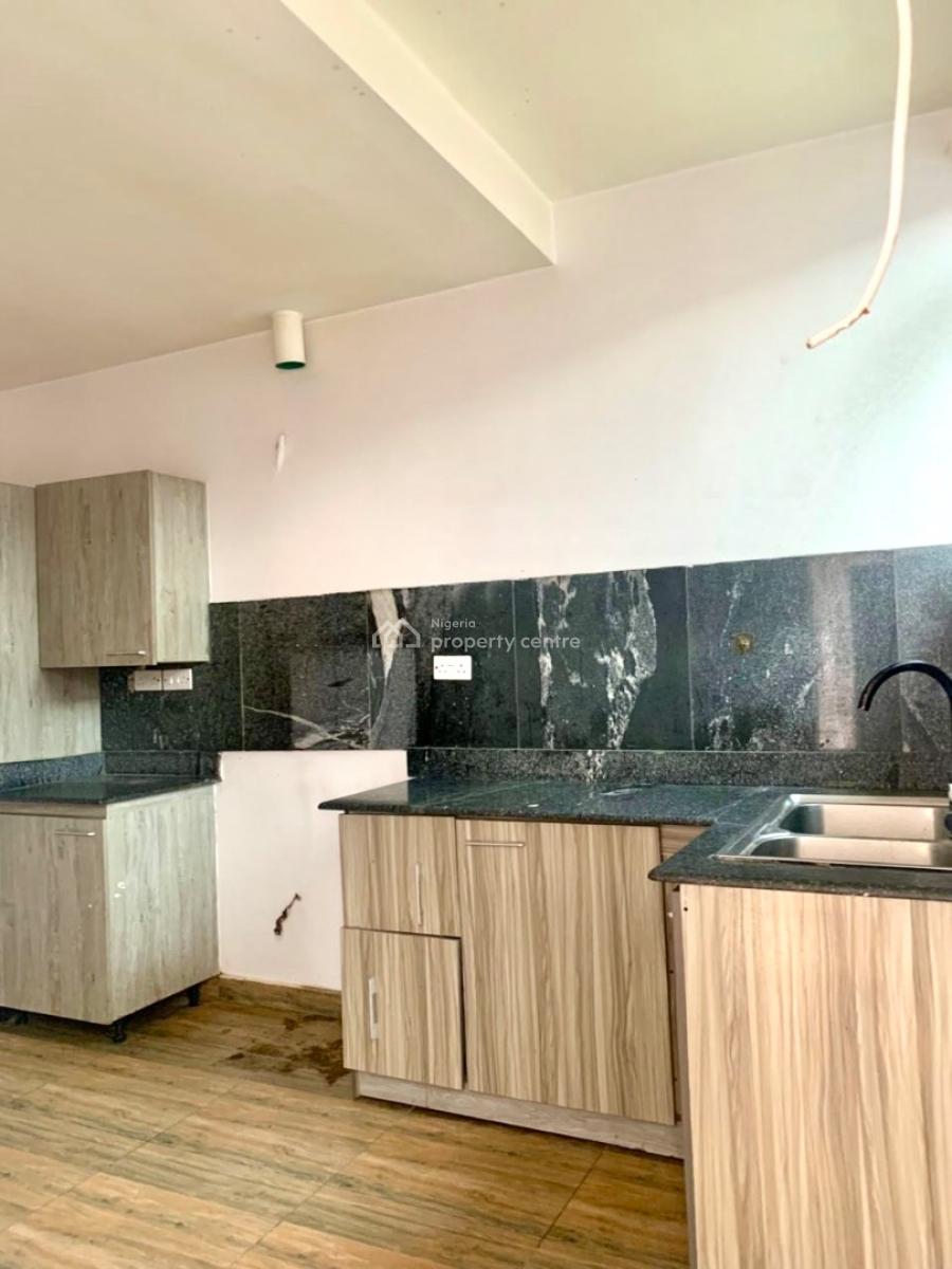 Spacious and Lovely in Serene Environment, Rhs, Lekki Phase 1, Lekki, Lagos, Flat / Apartment for Rent