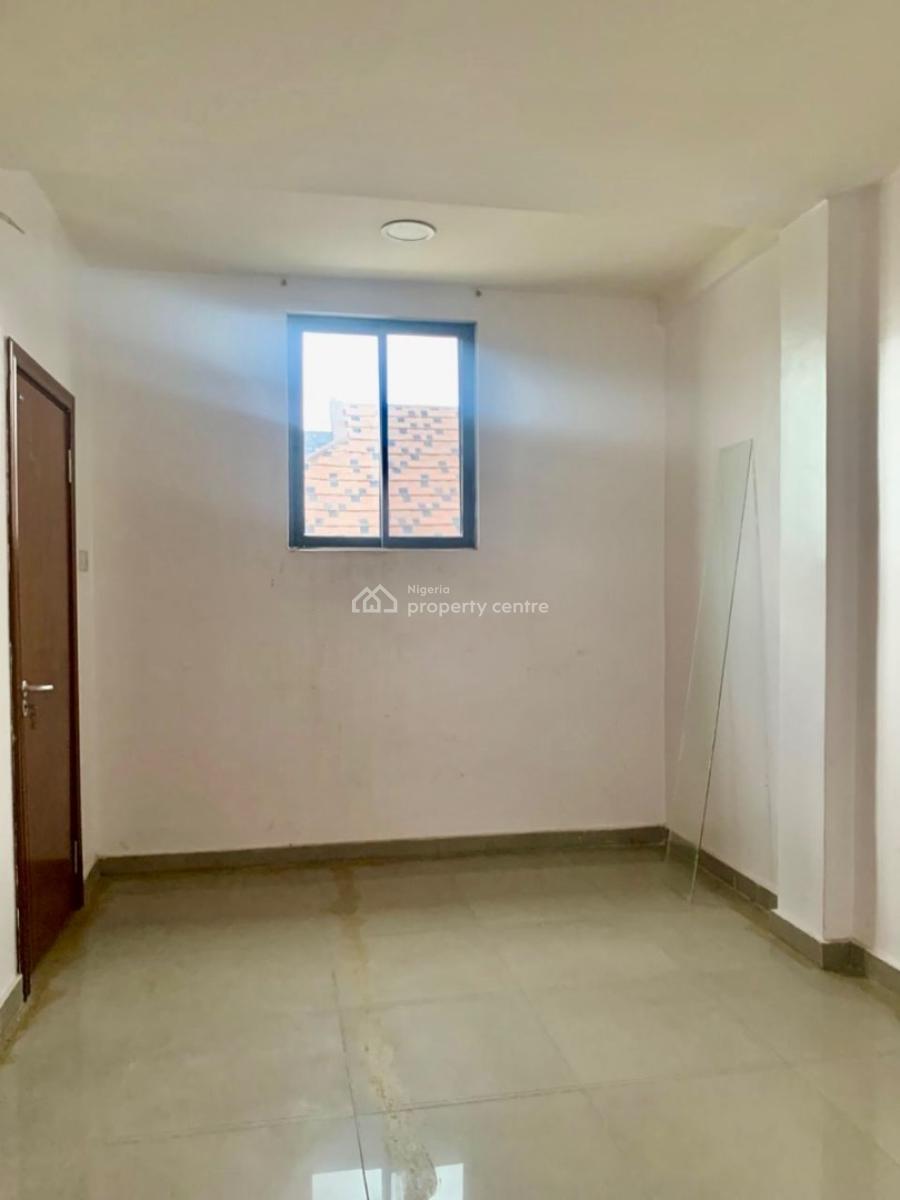 Spacious and Lovely in Serene Environment, Rhs, Lekki Phase 1, Lekki, Lagos, Flat / Apartment for Rent