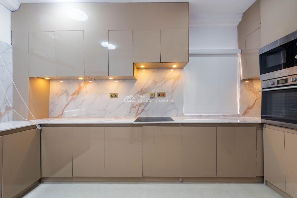 Nicely Furnished 3 Bedroom Flat, Lekki Phase 1, Lekki, Lagos, Flat / Apartment for Rent