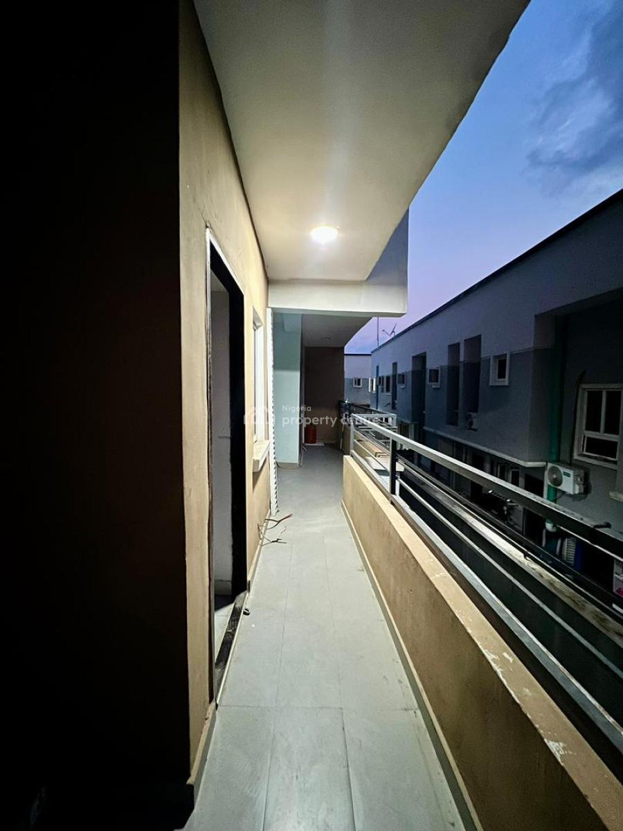 Upstairs Serviced 3 Bedroom Apartment with a Room Bq., Orchid, Lekki, Lagos, Flat / Apartment for Rent
