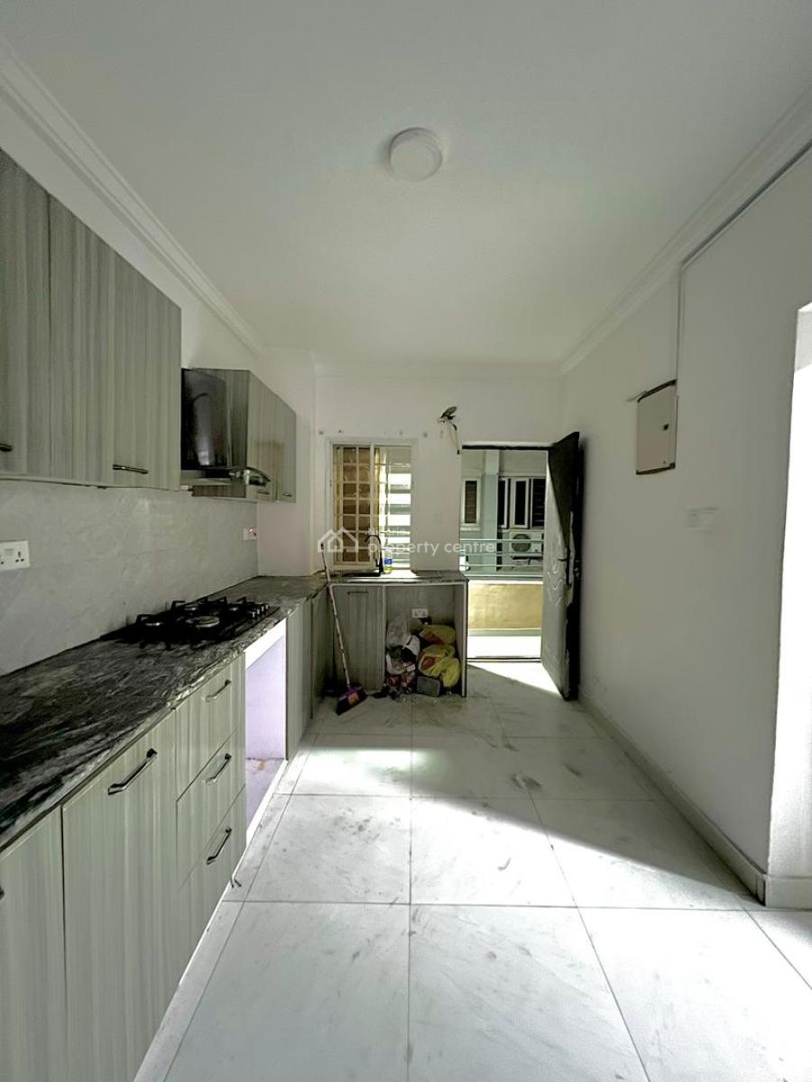 Upstairs Serviced 3 Bedroom Apartment with a Room Bq., Orchid, Lekki, Lagos, Flat / Apartment for Rent