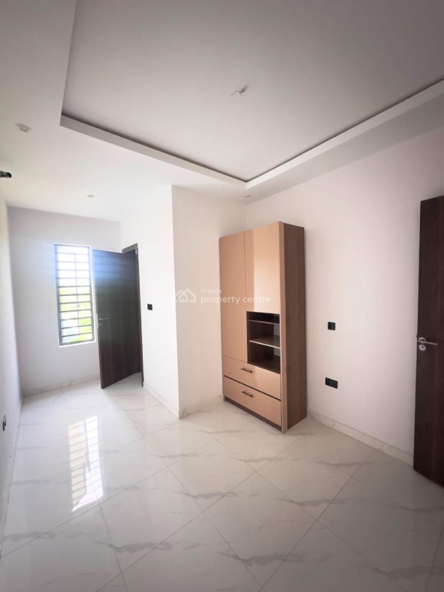 2 Bedroom Apartment, Lekki Phase 2, Lekki, Lagos, Block of Flats for Sale