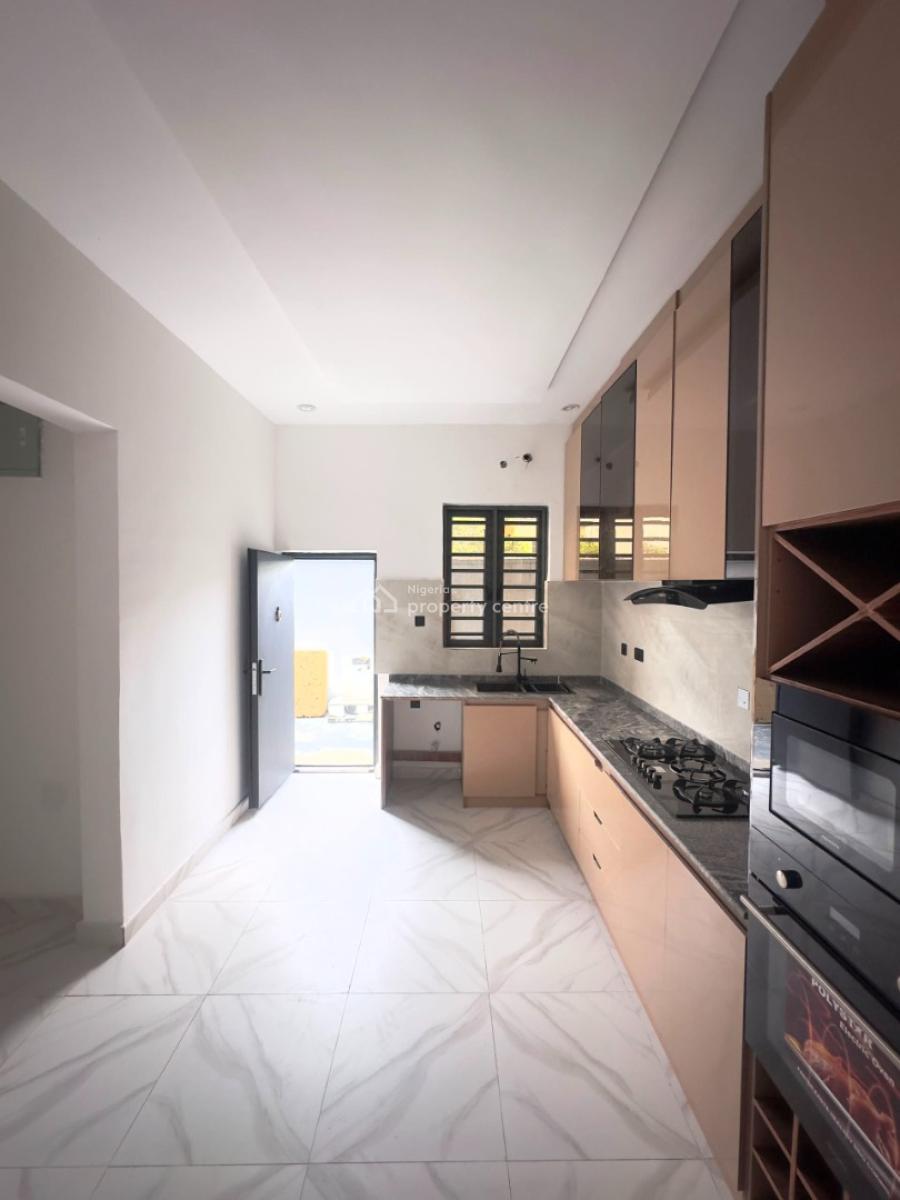 2 Bedroom Apartment, Lekki Phase 2, Lekki, Lagos, Block of Flats for Sale