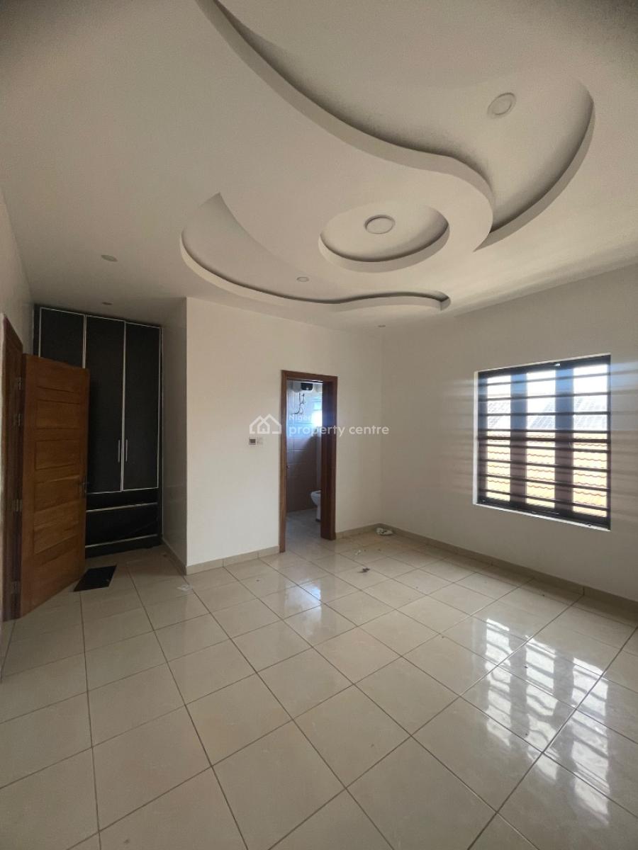 Well Built Fully Serviced 4 Bedroom Terrace Duplex with Bq, Lekki Phase 1, Lekki, Lagos, Terraced Duplex for Rent