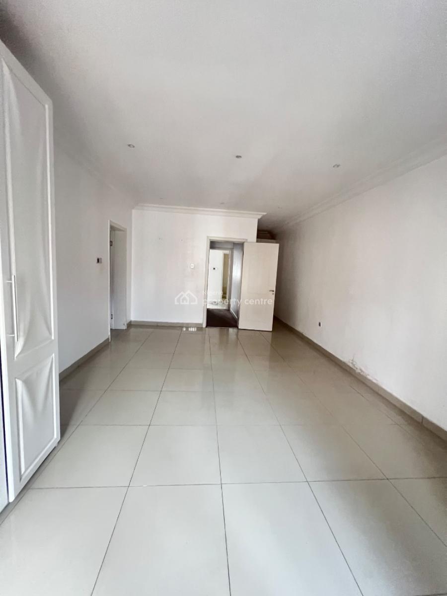 Lovely Four Bedrooms Terrace with Bq, Off Chevron Drive Lekki, Lekki Phase 1, Lekki, Lagos, Terraced Duplex for Sale