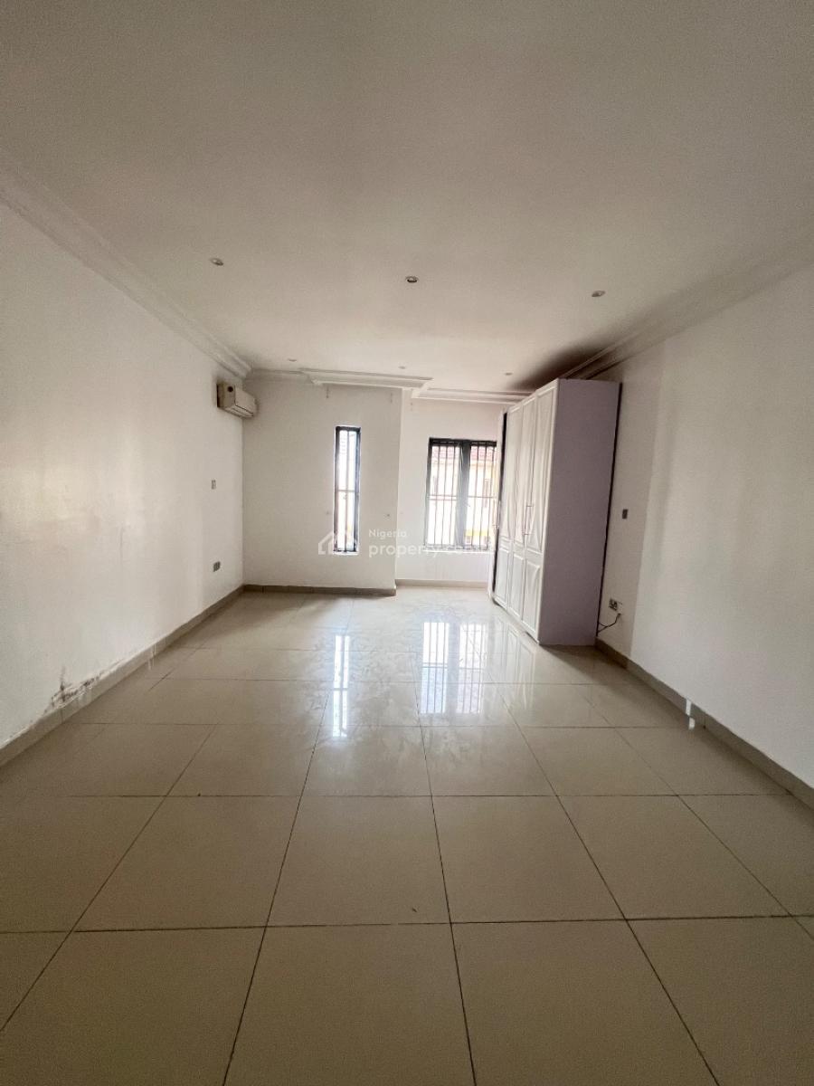 Lovely Four Bedrooms Terrace with Bq, Off Chevron Drive Lekki, Lekki Phase 1, Lekki, Lagos, Terraced Duplex for Sale
