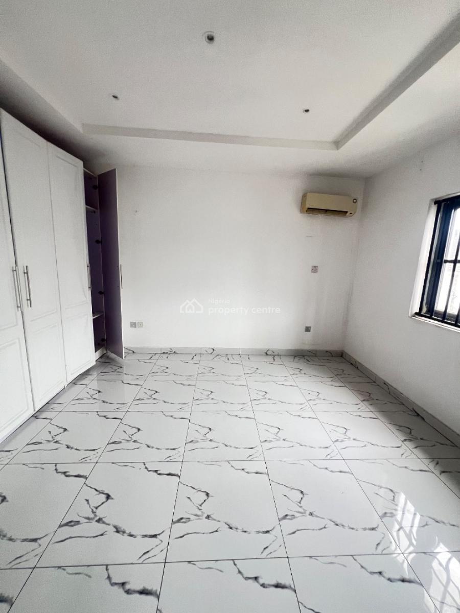 Lovely Four Bedrooms Terrace with Bq, Off Chevron Drive Lekki, Lekki Phase 1, Lekki, Lagos, Terraced Duplex for Sale