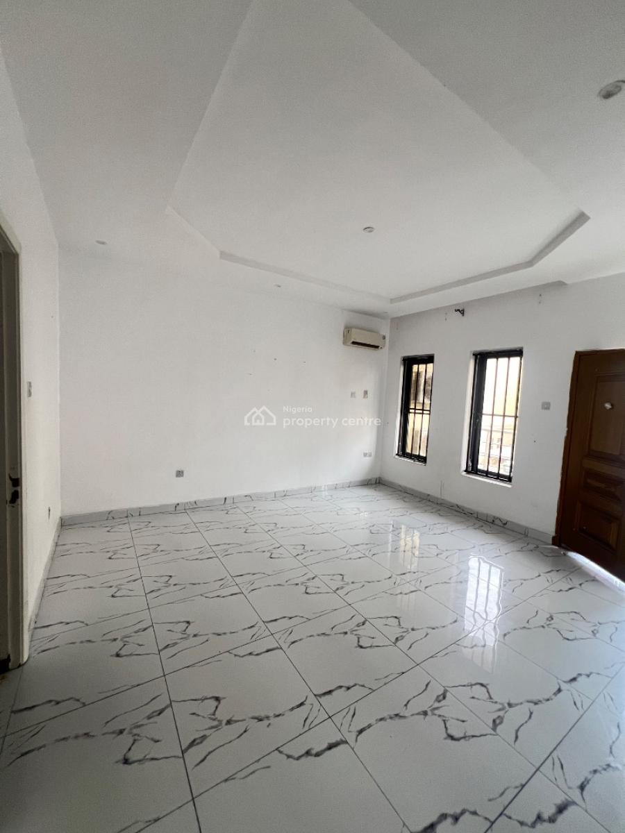 Lovely Four Bedrooms Terrace with Bq, Off Chevron Drive Lekki, Lekki Phase 1, Lekki, Lagos, Terraced Duplex for Sale