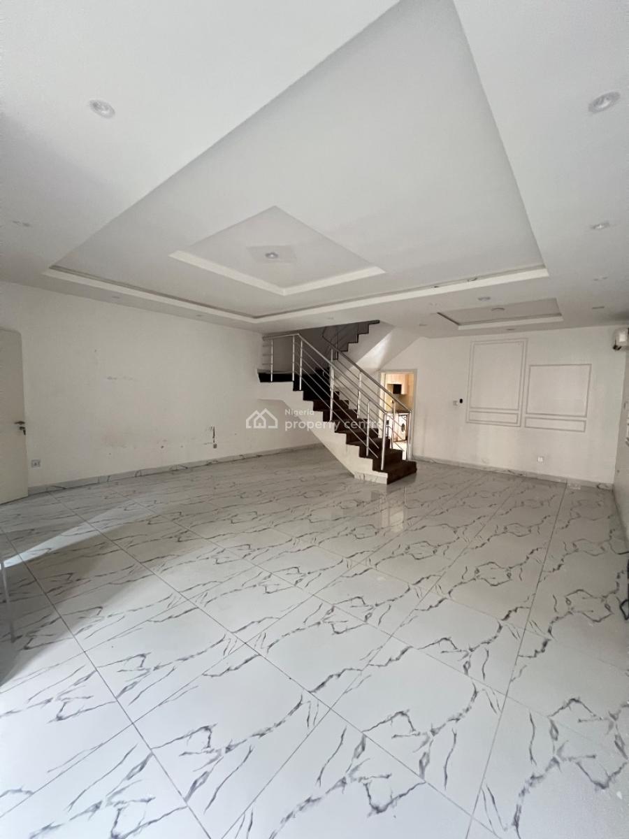 Lovely Four Bedrooms Terrace with Bq, Off Chevron Drive Lekki, Lekki Phase 1, Lekki, Lagos, Terraced Duplex for Sale