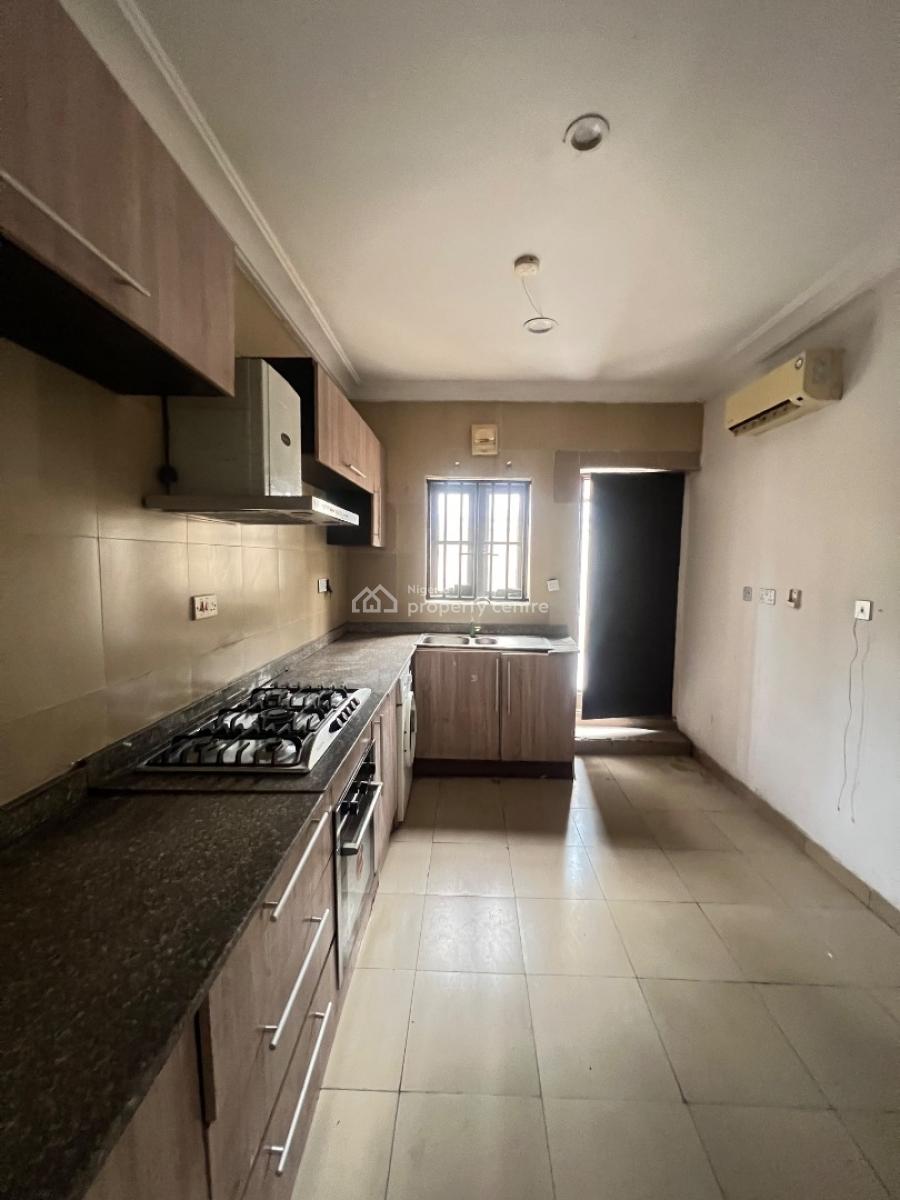 Lovely Four Bedrooms Terrace with Bq, Off Chevron Drive Lekki, Lekki Phase 1, Lekki, Lagos, Terraced Duplex for Sale