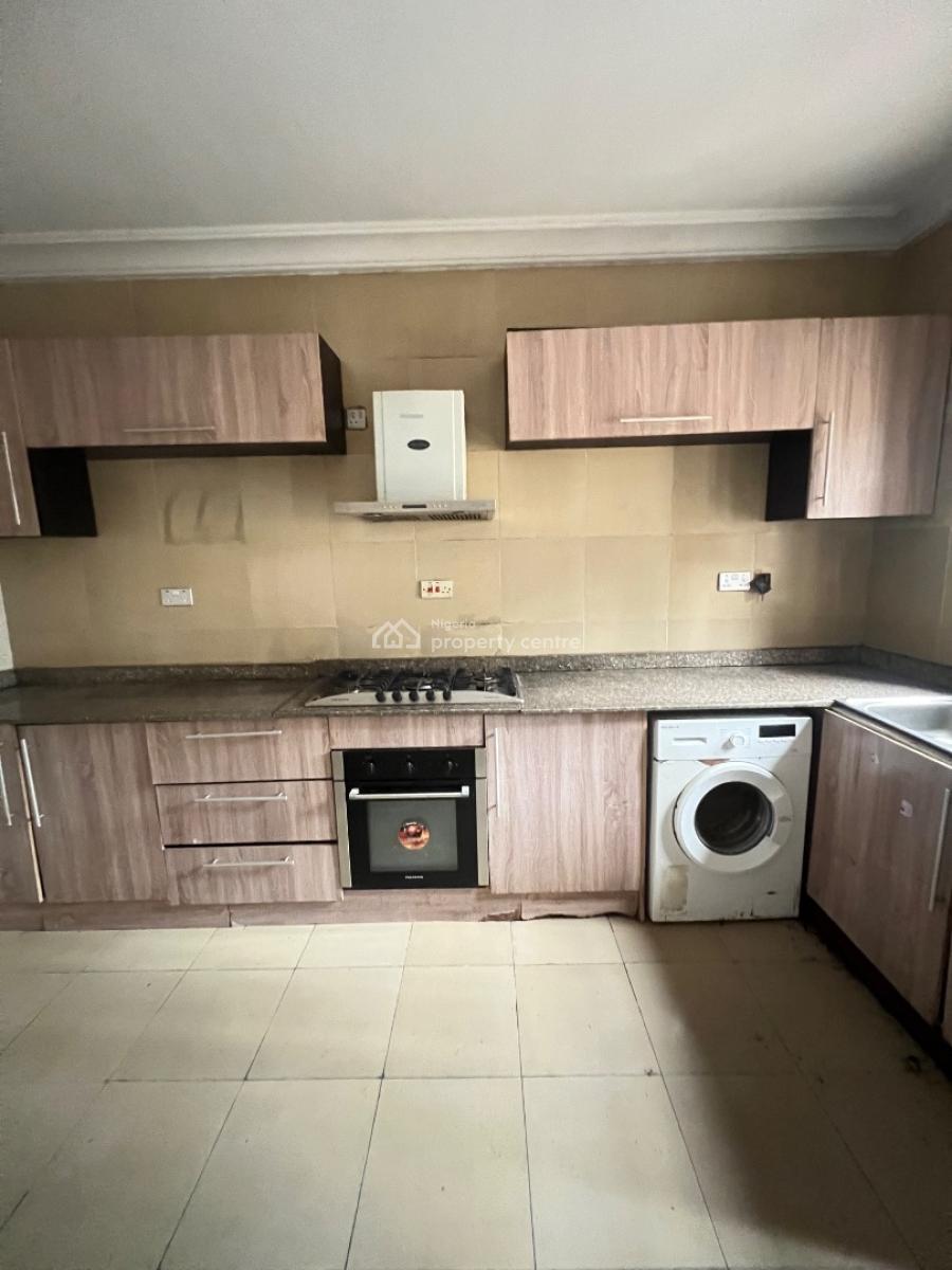 Lovely Four Bedrooms Terrace with Bq, Off Chevron Drive Lekki, Lekki Phase 1, Lekki, Lagos, Terraced Duplex for Sale