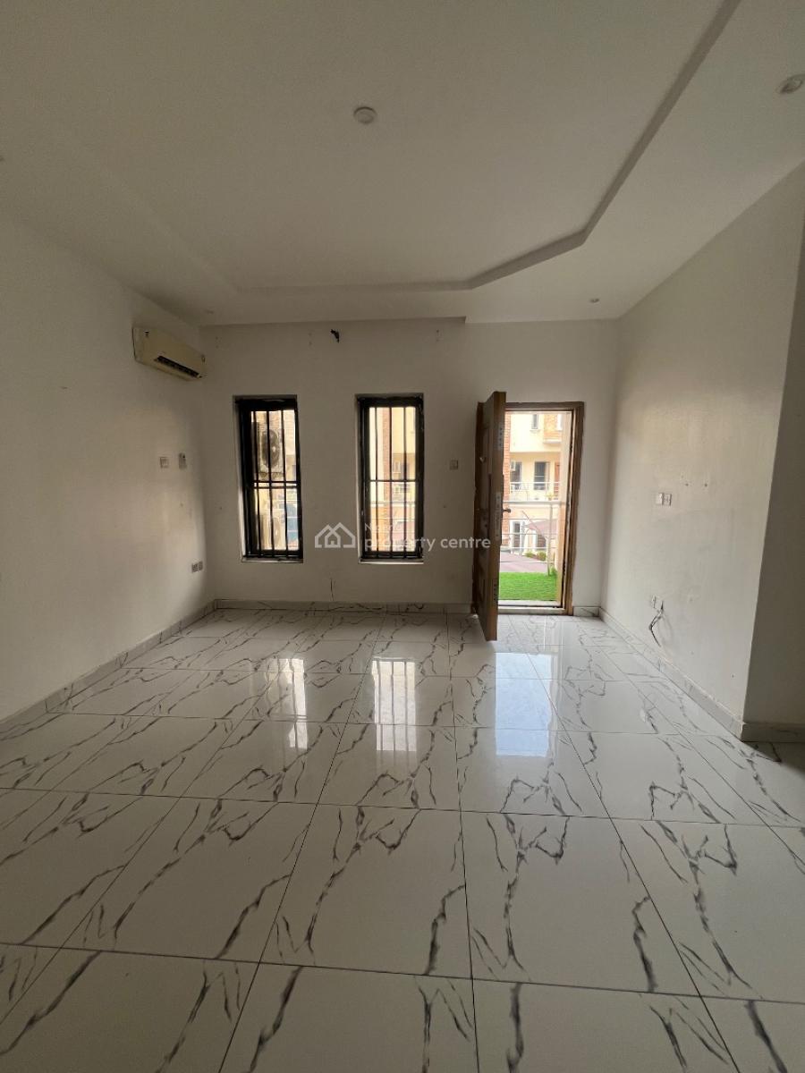 Lovely Four Bedrooms Terrace with Bq, Off Chevron Drive Lekki, Lekki Phase 1, Lekki, Lagos, Terraced Duplex for Sale