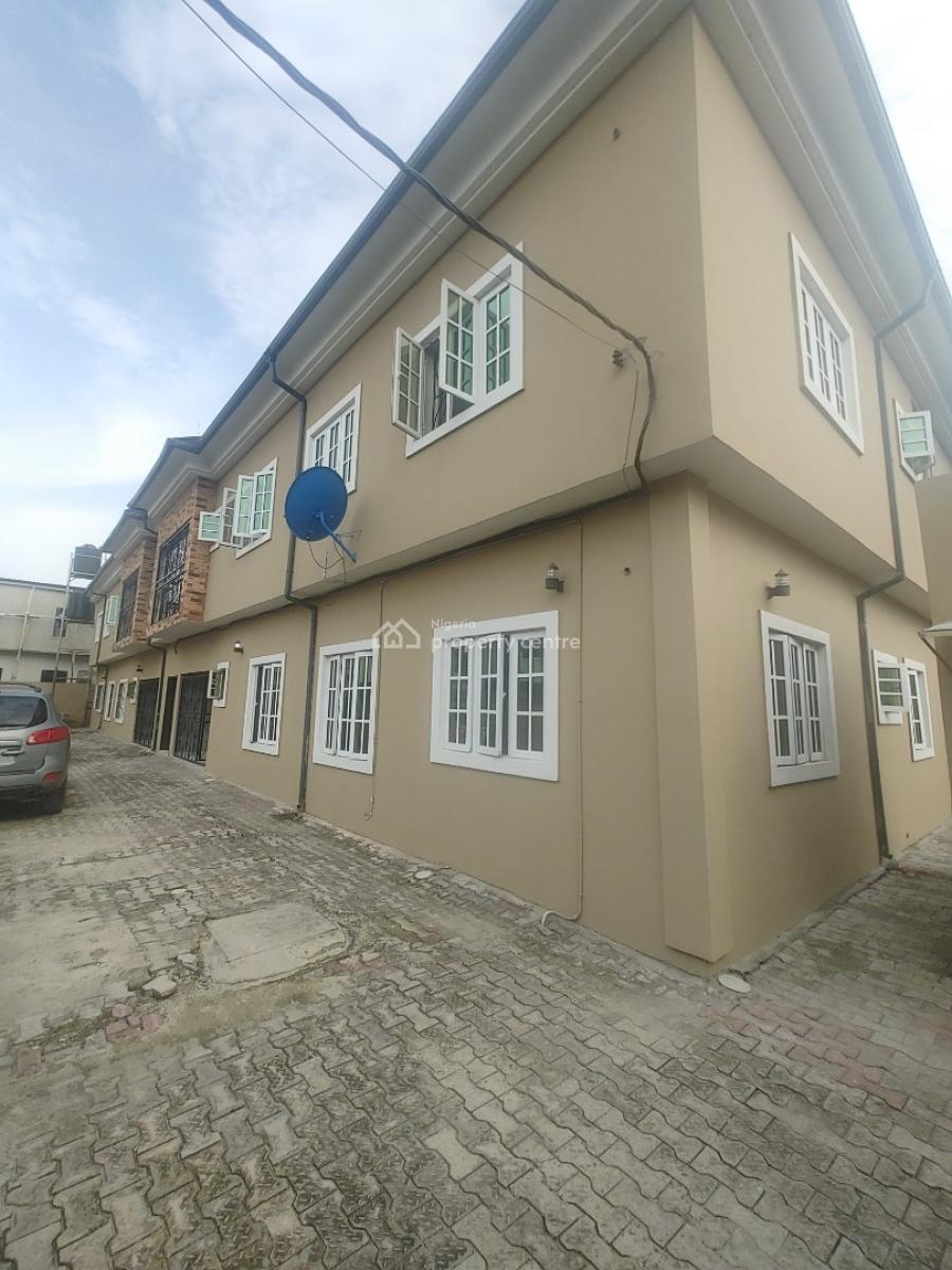 Very Spacious 3 Bedroom Flat Apartment in an Estate, Sangotedo, Sangotedo, Ajah, Lagos, Flat / Apartment for Rent