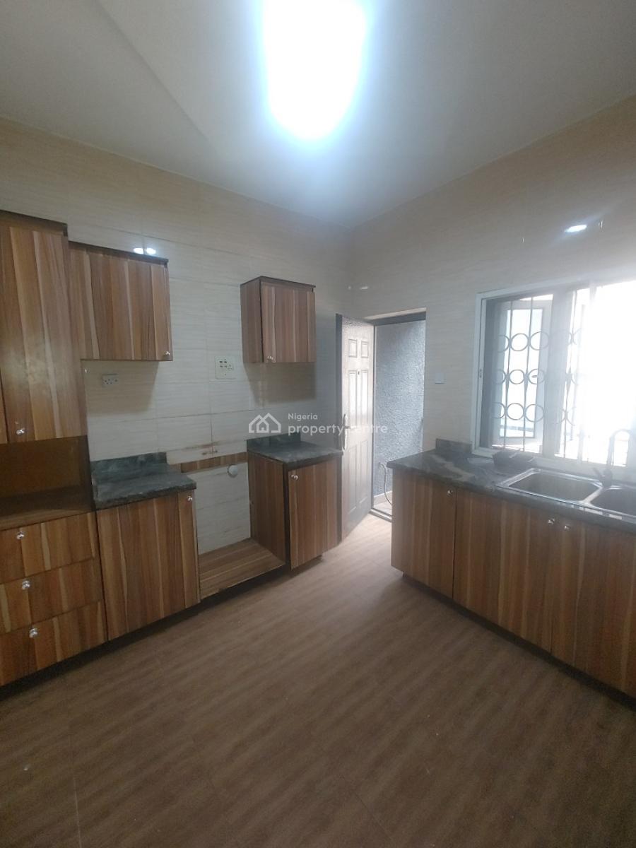 Very Neat and Spacious 2 Bedroom Flat in an Estate, Upstairs, Sangotedo, Sangotedo, Ajah, Lagos, Flat / Apartment for Rent