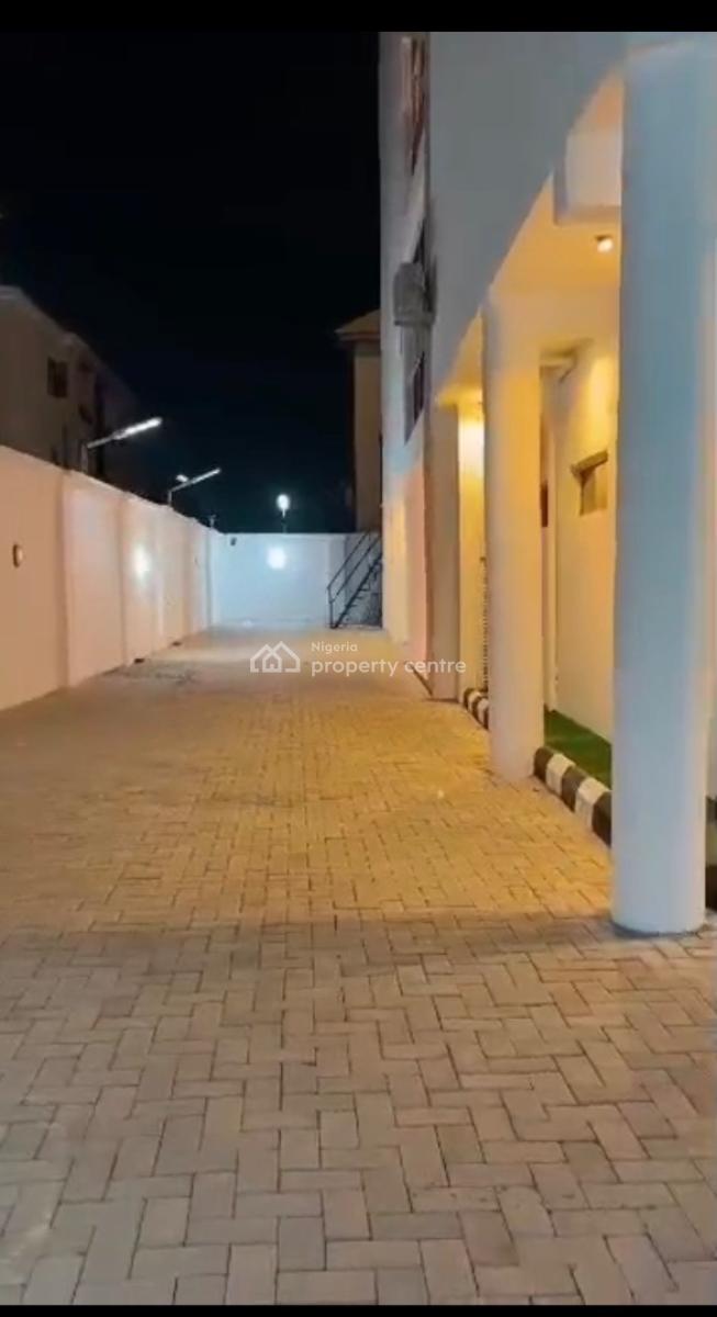 Luxury Fully Furnished 18 Rooms &2suites Hotel, Mabushi, Abuja, Hotel / Guest House for Sale