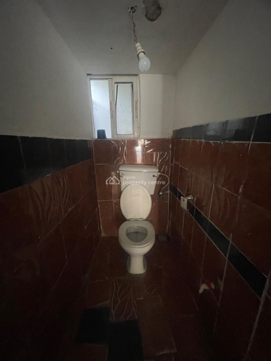 Shop at a Very Busy Street Close to The Express, Fidiso Bus Stop, Abijo, Lekki, Lagos, Shop for Rent