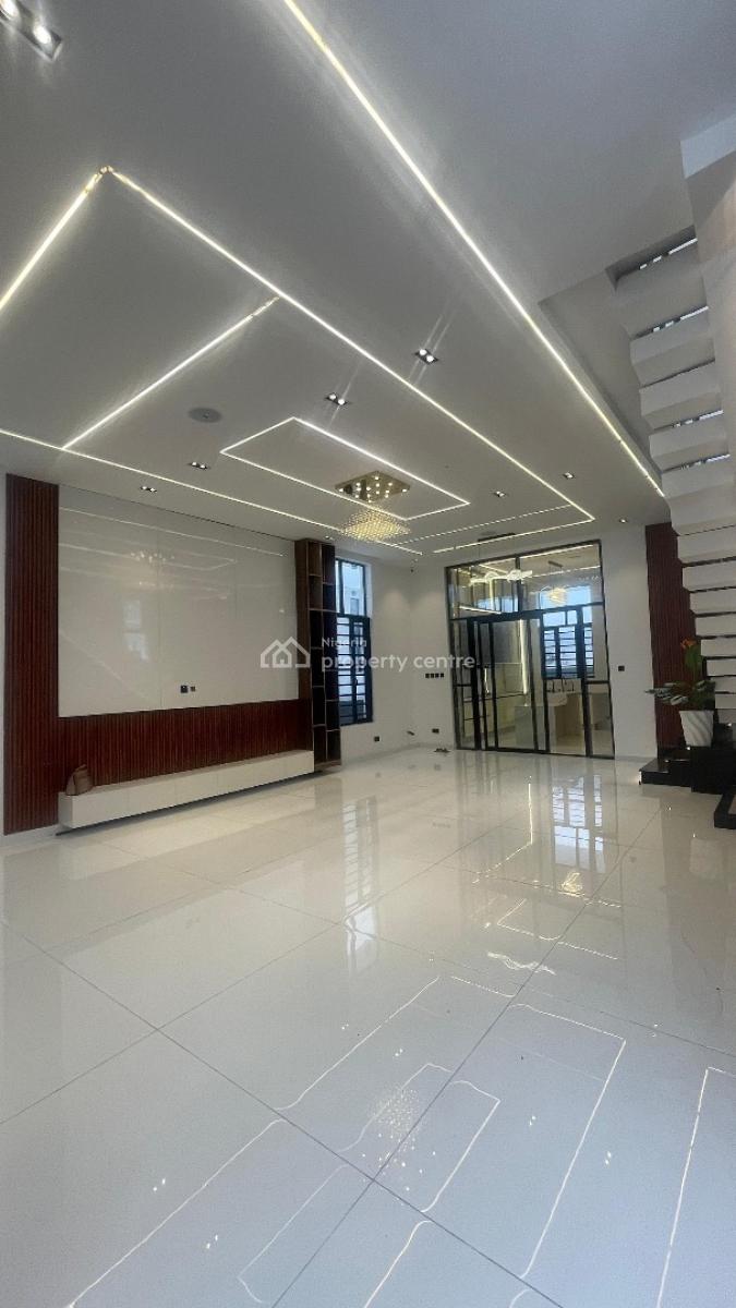a Splendid and Extreme  Spacious 5 Bedroom Fully Detached  Duplex, Chevron, Ikota, Lekki, Lagos, Detached Duplex for Sale