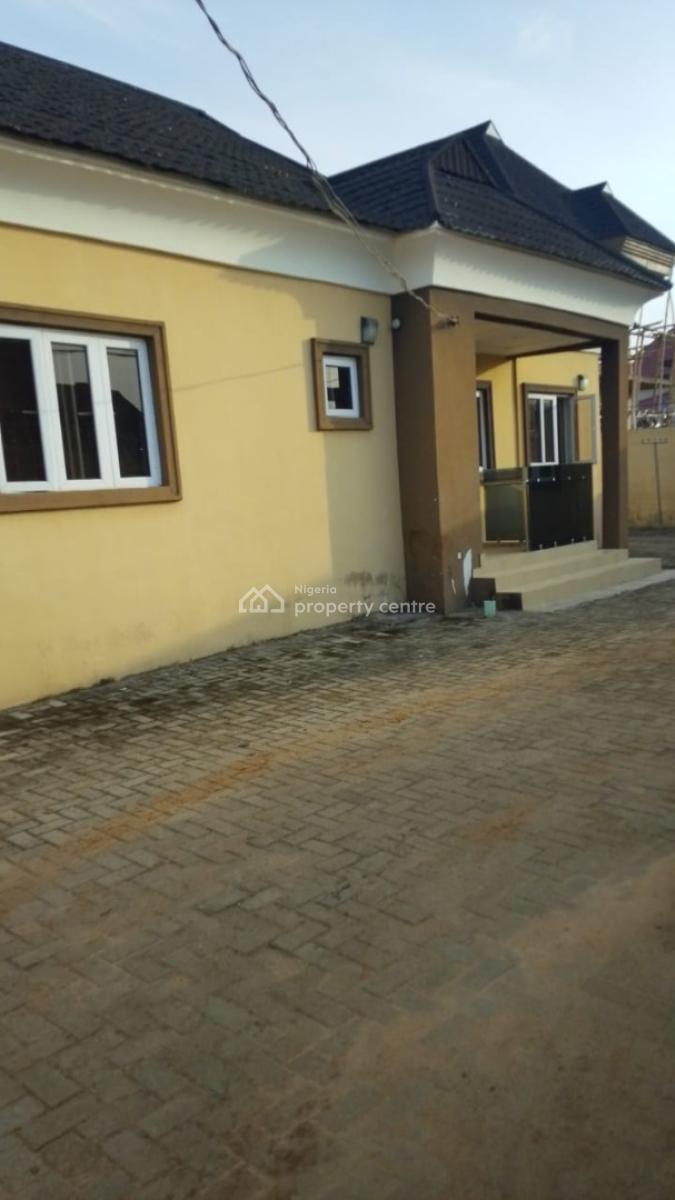 Very Lovely Spacious 3 Bedroom Flat, Makogi, Magboro, Ogun, Flat / Apartment for Rent