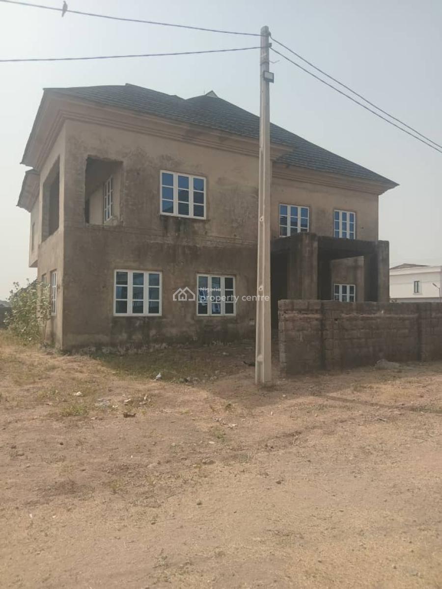 5 Bedrooms Duplex with Bq, Along Voice of Nigeria Road, Lugbe District, Abuja, Detached Duplex for Sale
