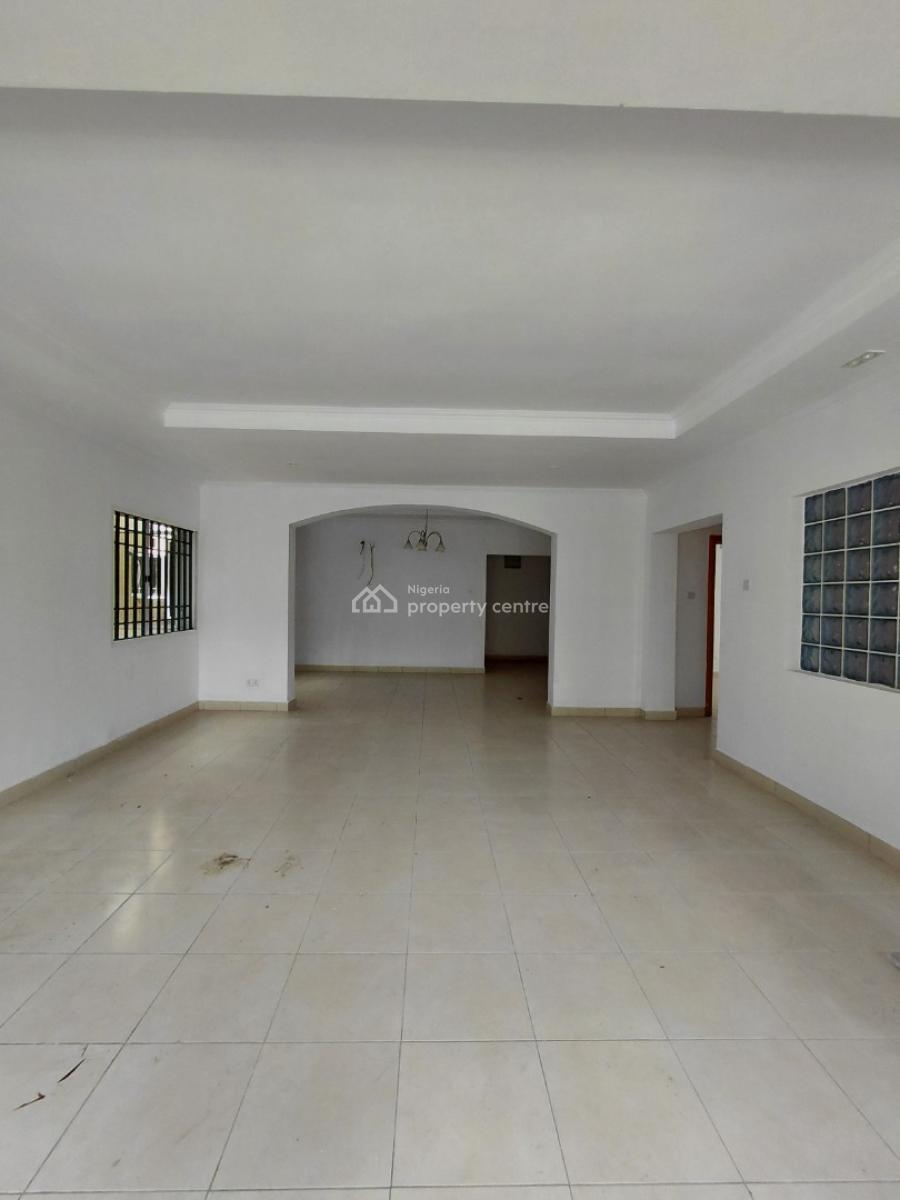 Spacious 3 Bedroom Apartment with Bq, Lekki Phase 1, Lekki, Lagos, Flat / Apartment for Rent