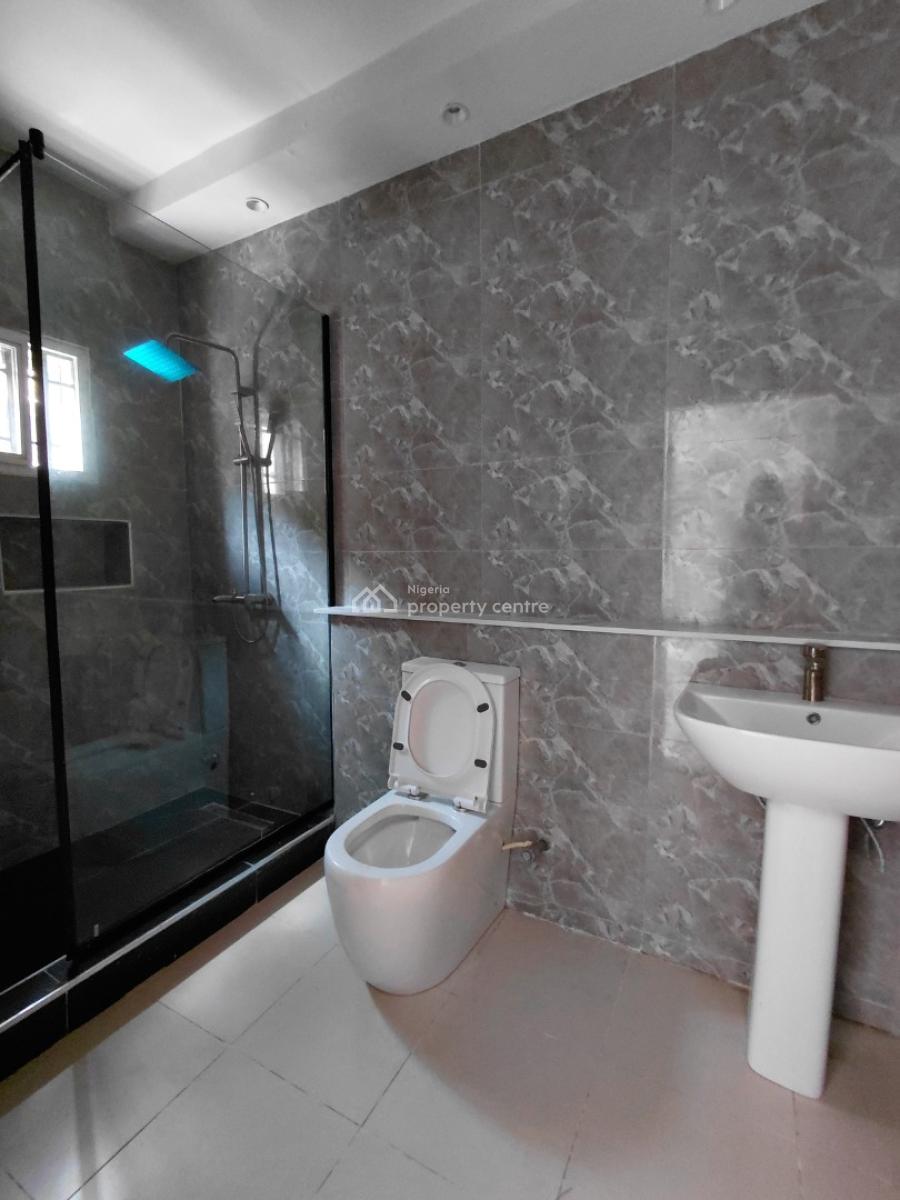 Spacious 3 Bedroom Apartment with Bq, Lekki Phase 1, Lekki, Lagos, Flat / Apartment for Rent