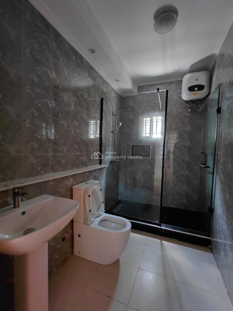Spacious 3 Bedroom Apartment with Bq, Lekki Phase 1, Lekki, Lagos, Flat / Apartment for Rent
