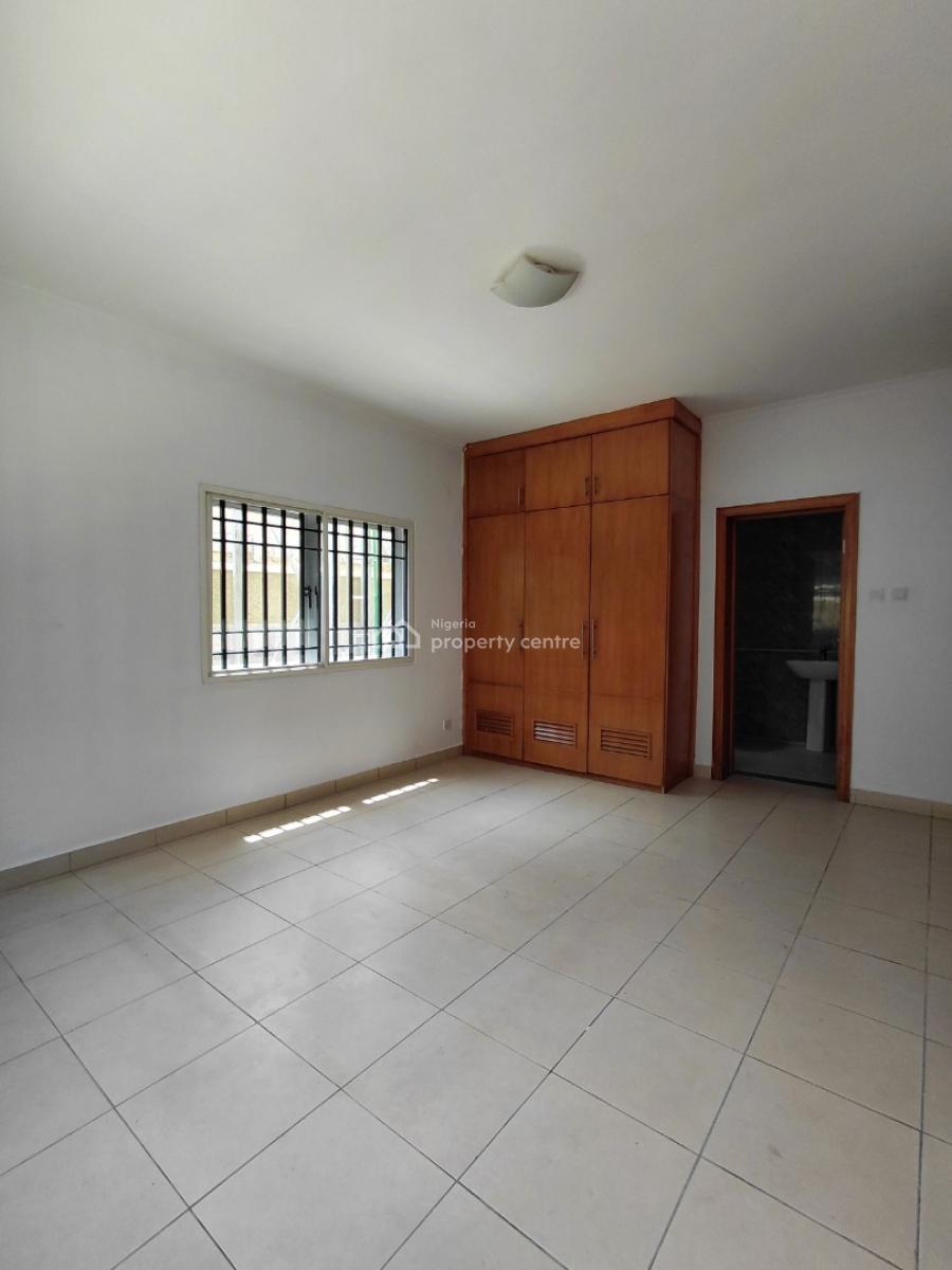 Spacious 3 Bedroom Apartment with Bq, Lekki Phase 1, Lekki, Lagos, Flat / Apartment for Rent