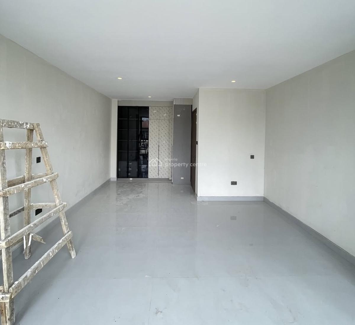 Lovely 2 Bedroom Apartment with Bq, Lekki Phase 1, Lekki Phase 1, Lekki, Lagos, Block of Flats for Sale