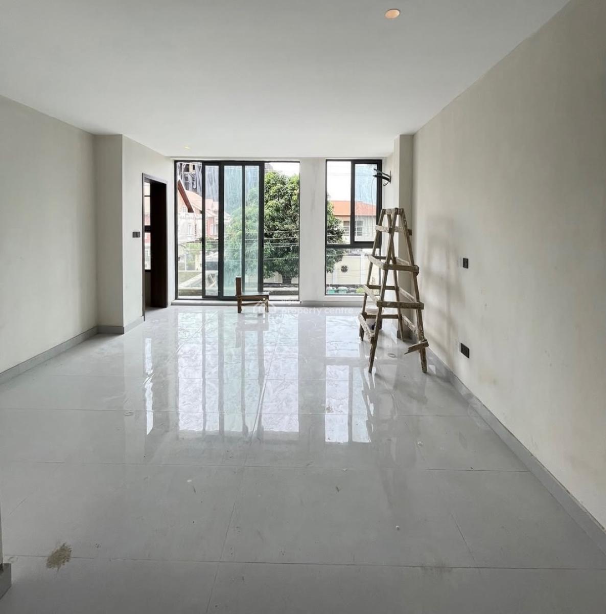 Lovely 2 Bedroom Apartment with Bq, Lekki Phase 1, Lekki Phase 1, Lekki, Lagos, Block of Flats for Sale