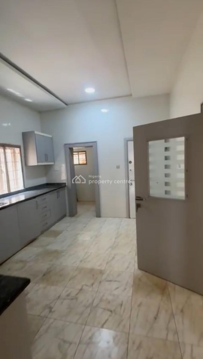 2 Bedroom Apartment, Tarred Road, Katampe Extension, Katampe, Abuja, Flat / Apartment for Rent