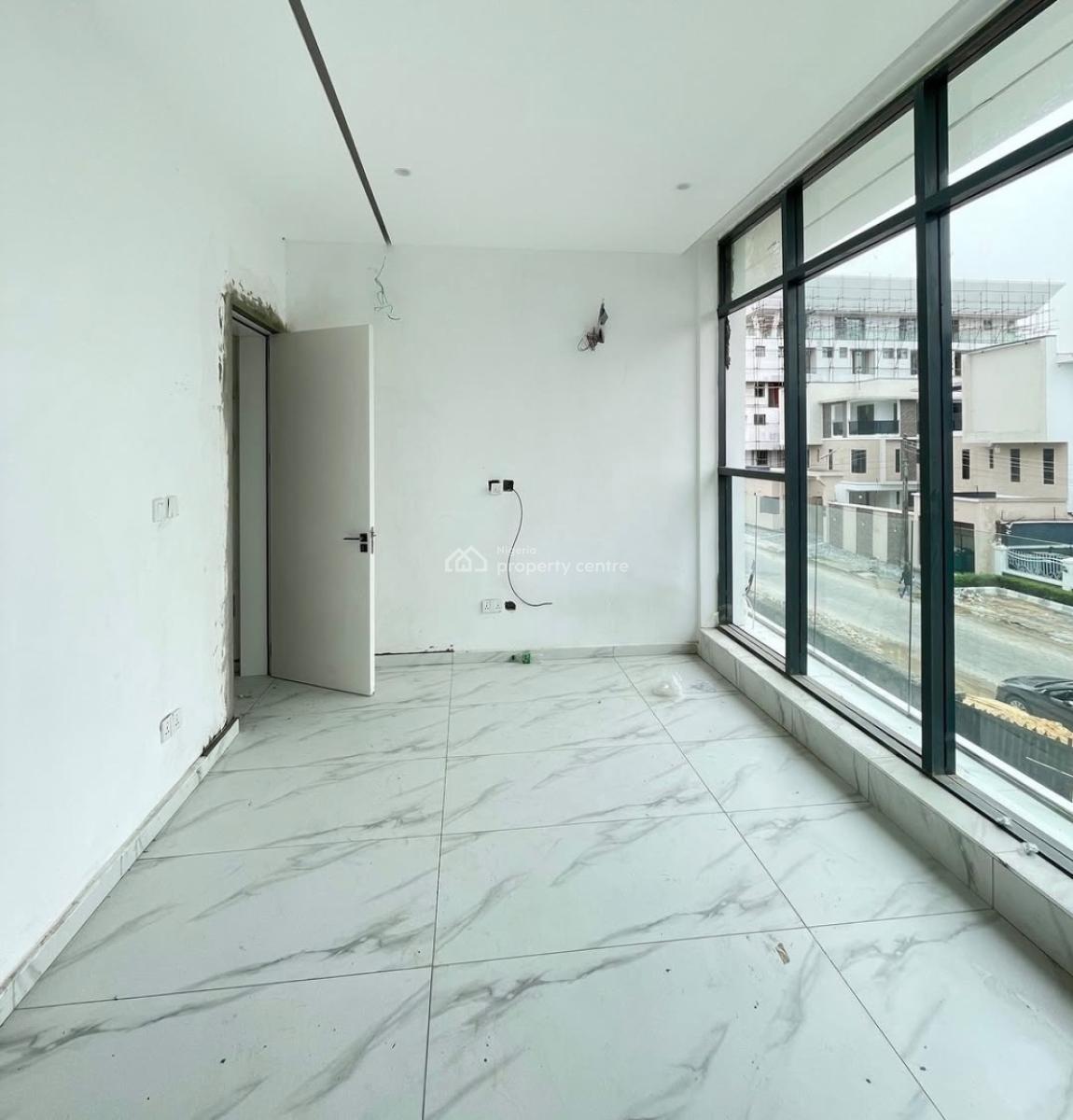 Lovely 2 Bedroom Apartment with Bq, Lekki, Lekki, Lagos, Block of Flats for Sale