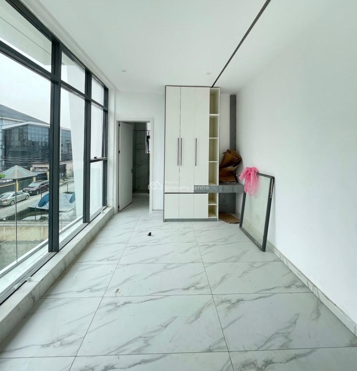 Lovely 2 Bedroom Apartment with Bq, Lekki, Lekki, Lagos, Block of Flats for Sale