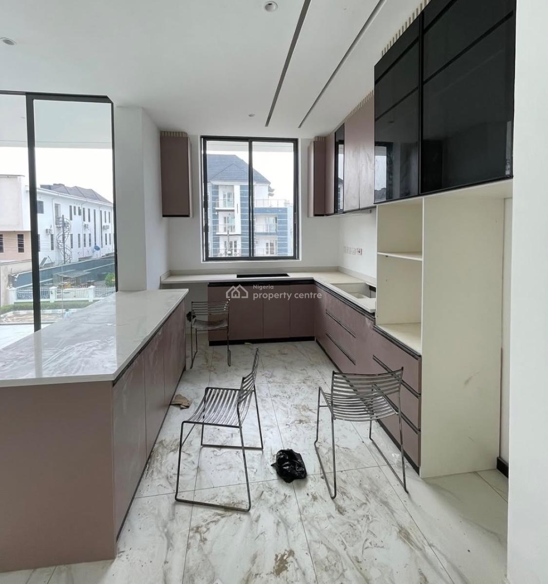 Lovely 2 Bedroom Apartment with Bq, Lekki, Lekki, Lagos, Block of Flats for Sale
