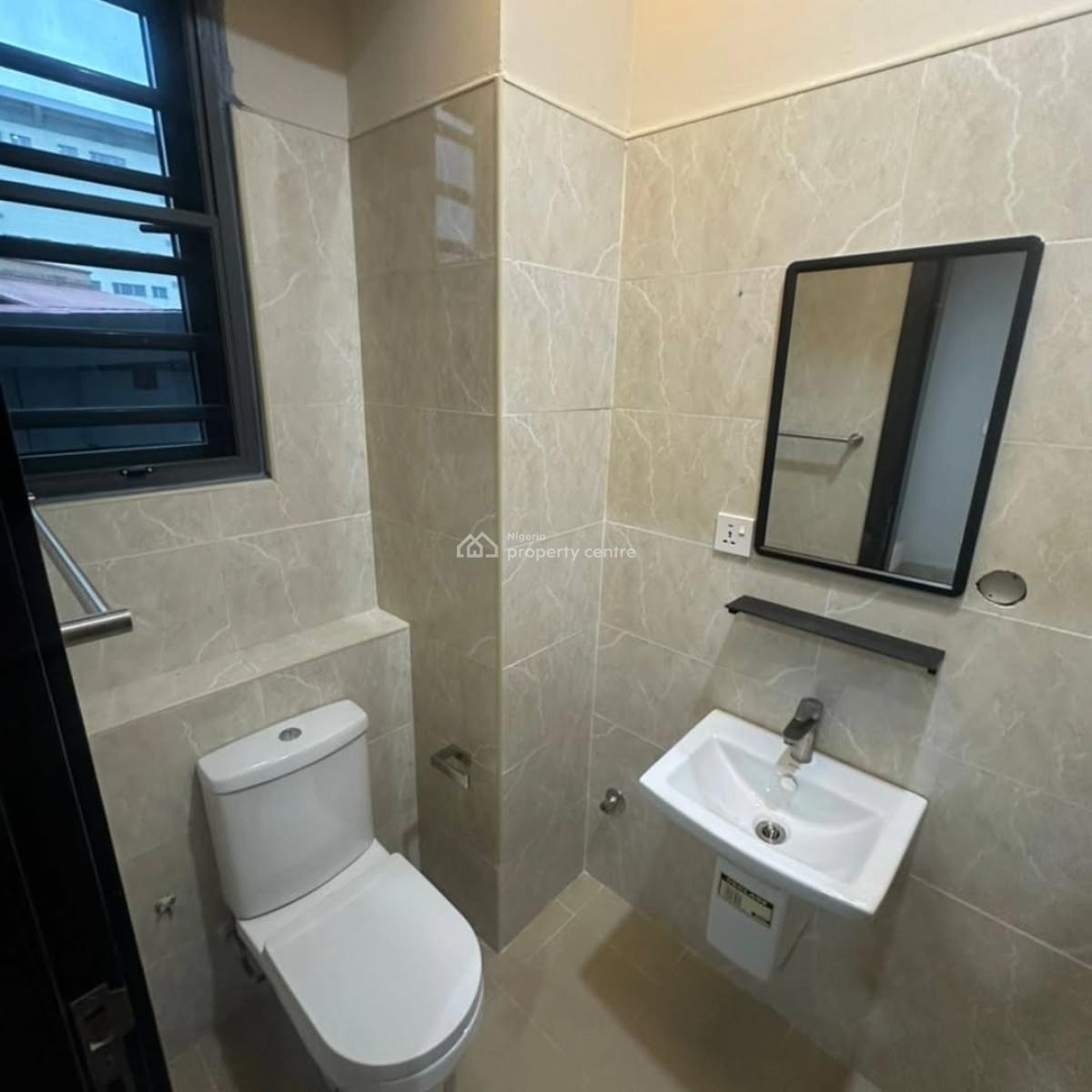 Fully Serviced 3 Bedroom Apartment, Lekki Phase 1, Lekki, Lagos, Flat / Apartment for Rent