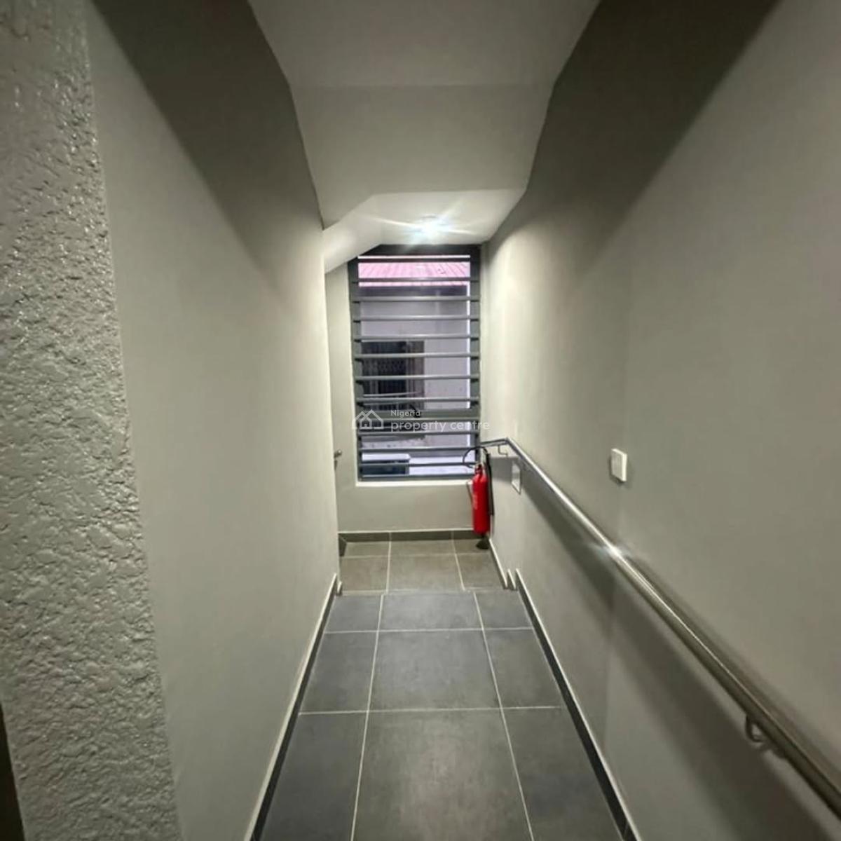 Fully Serviced 3 Bedroom Apartment, Lekki Phase 1, Lekki, Lagos, Flat / Apartment for Rent