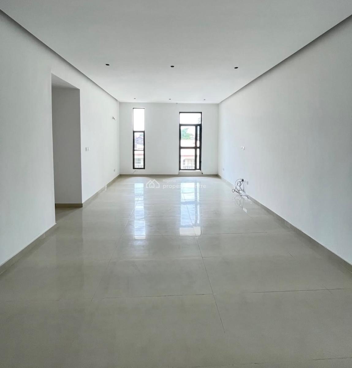 Lovely 3 Bedroom Apartment with Bq, Lekki Phase 1, Lekki Phase 1, Lekki, Lagos, Block of Flats for Sale