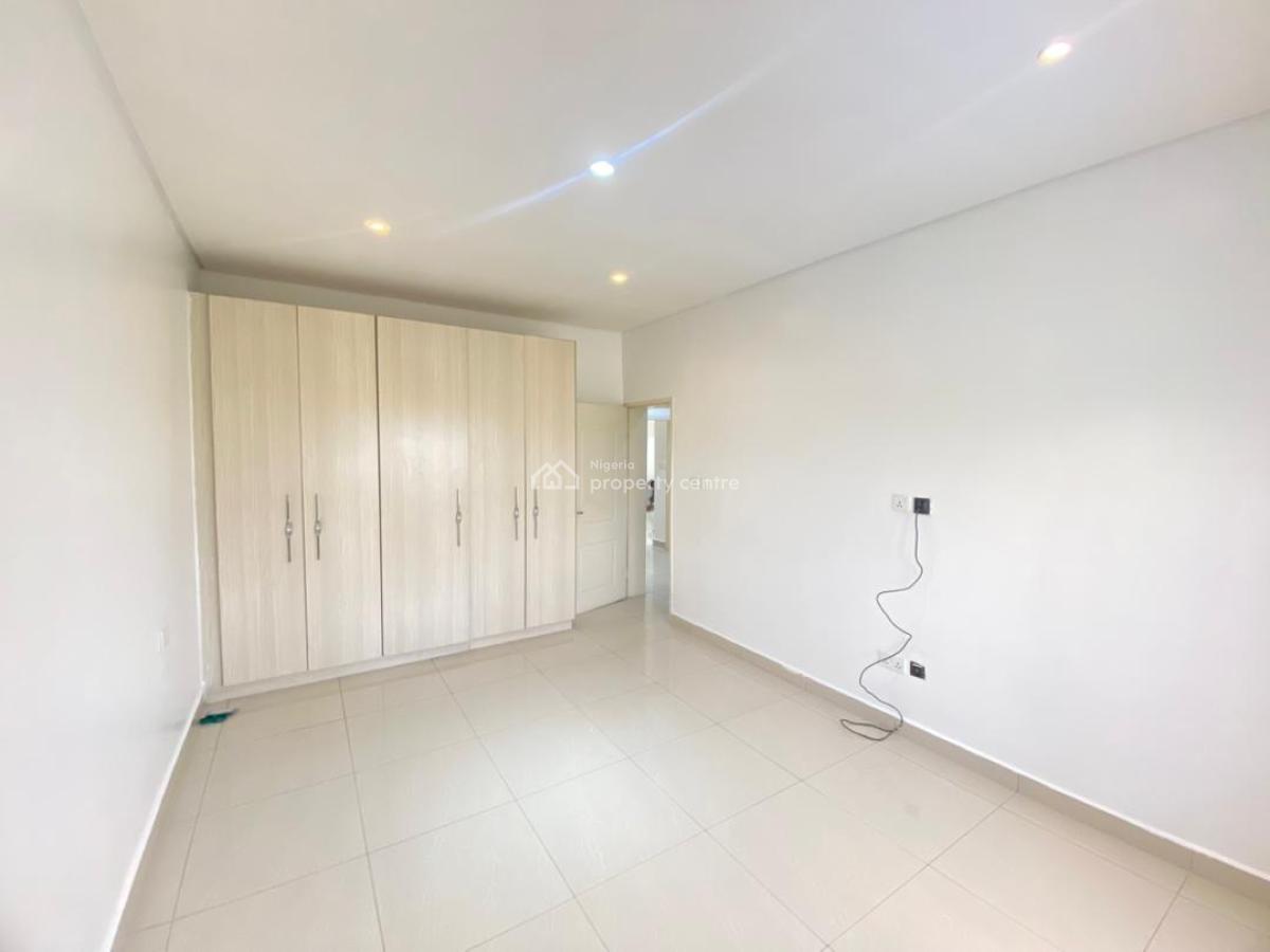 Well Built 3 Bedrooms Flat Serviced with Gen,inverter&pool, Katampe Extension, Katampe, Abuja, Flat / Apartment for Rent