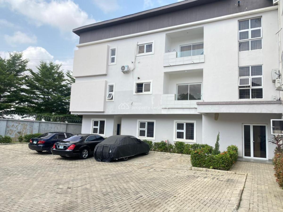 Well Built 3 Bedrooms Flat Serviced with Gen,inverter&pool, Katampe Extension, Katampe, Abuja, Flat / Apartment for Rent