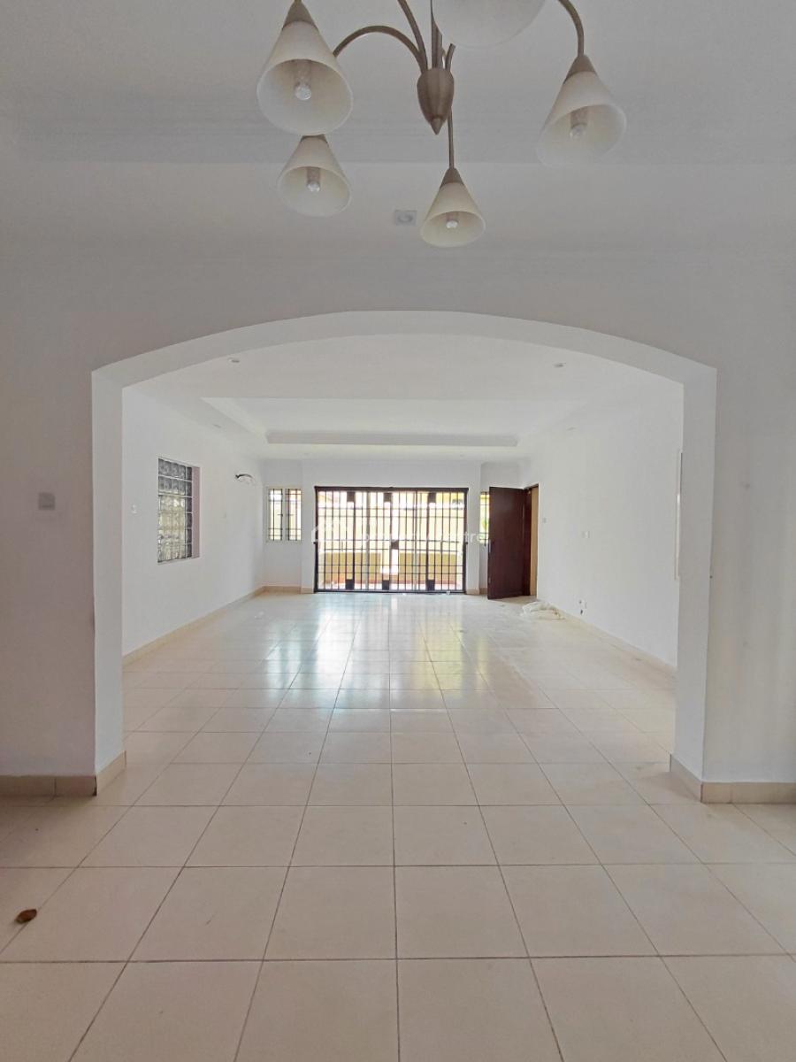 Spacious 4 Bedroom Maisonette with Bq, Lekki Phase 1, Lekki, Lagos, Flat / Apartment for Rent