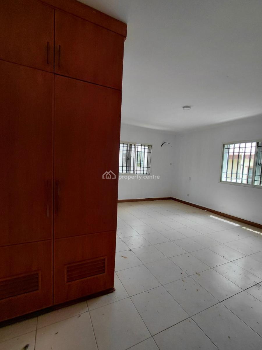 Spacious 4 Bedroom Maisonette with Bq, Lekki Phase 1, Lekki, Lagos, Flat / Apartment for Rent