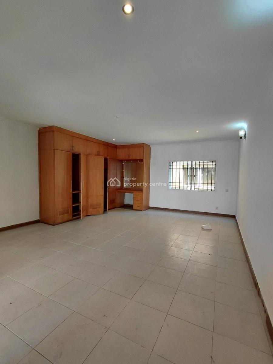 Spacious 4 Bedroom Maisonette with Bq, Lekki Phase 1, Lekki, Lagos, Flat / Apartment for Rent