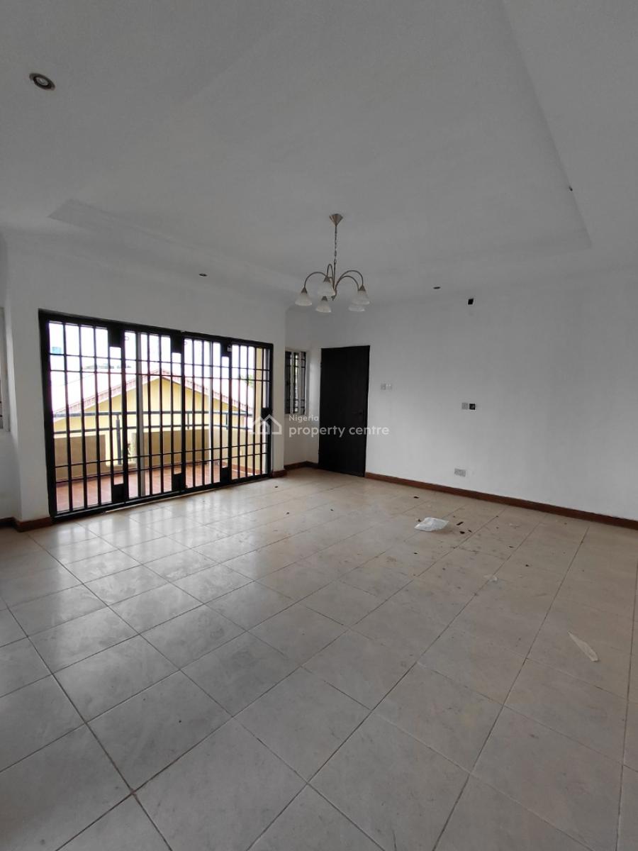 Spacious 4 Bedroom Maisonette with Bq, Lekki Phase 1, Lekki, Lagos, Flat / Apartment for Rent