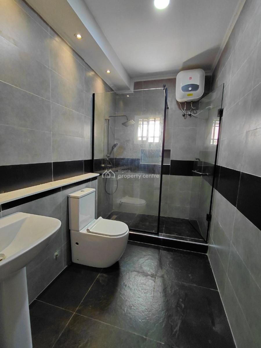 Spacious 4 Bedroom Maisonette with Bq, Lekki Phase 1, Lekki, Lagos, Flat / Apartment for Rent