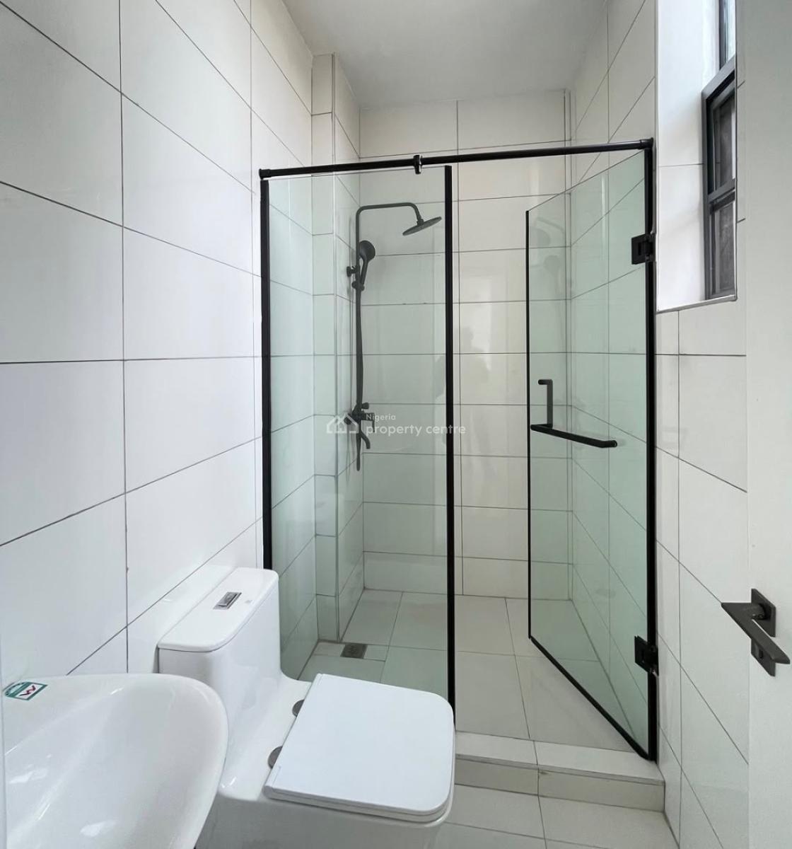 Lovely 2 Bedroom Apartment with Bq, Lekki, Lekki, Lagos, Block of Flats for Sale