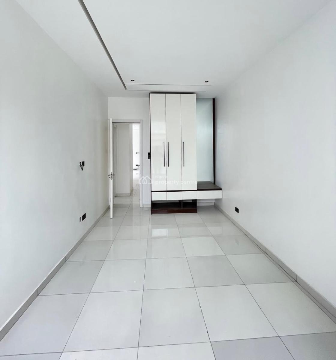 Lovely 2 Bedroom Apartment with Bq, Lekki, Lekki, Lagos, Block of Flats for Sale