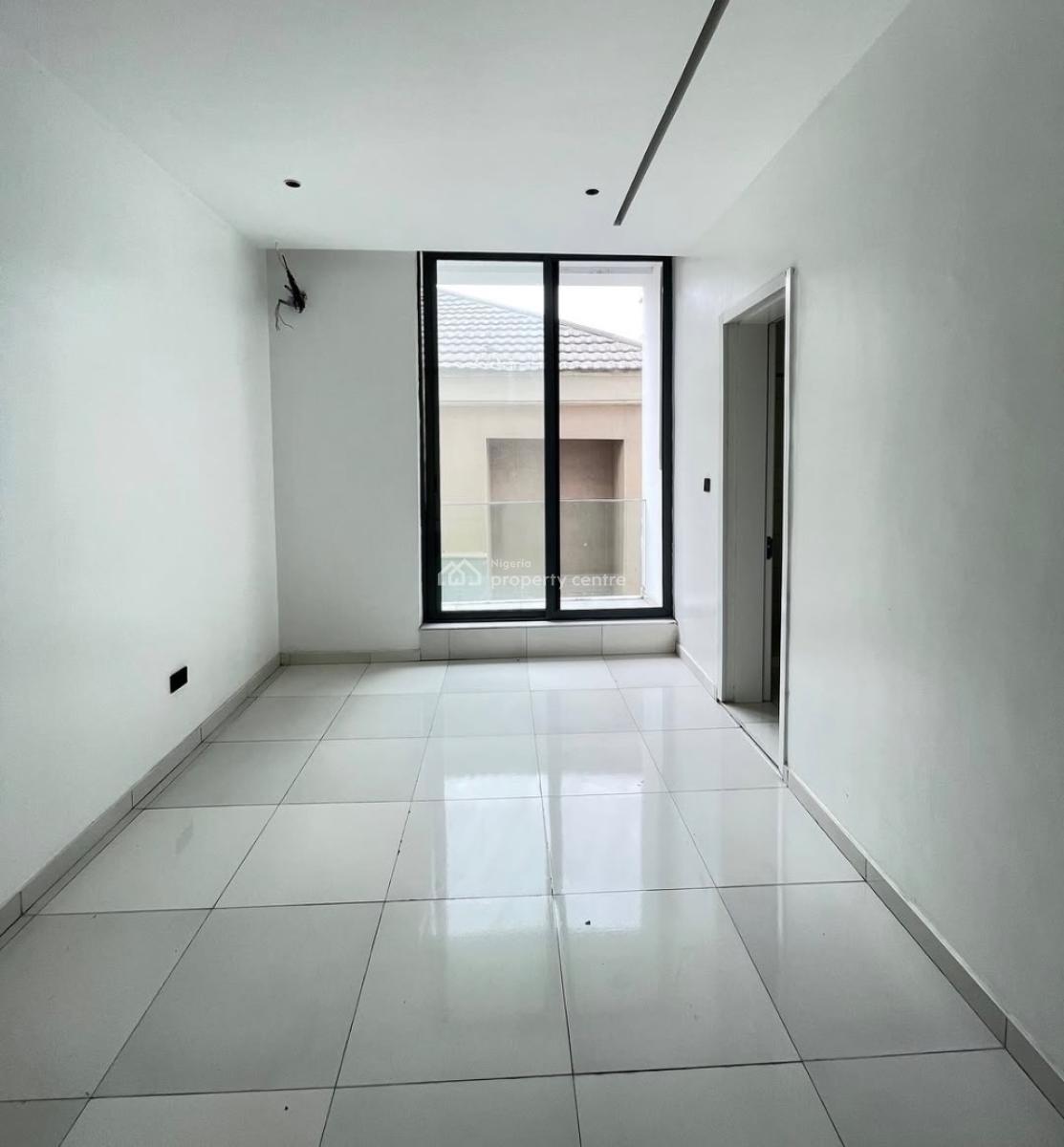 Lovely 2 Bedroom Apartment with Bq, Lekki, Lekki, Lagos, Block of Flats for Sale