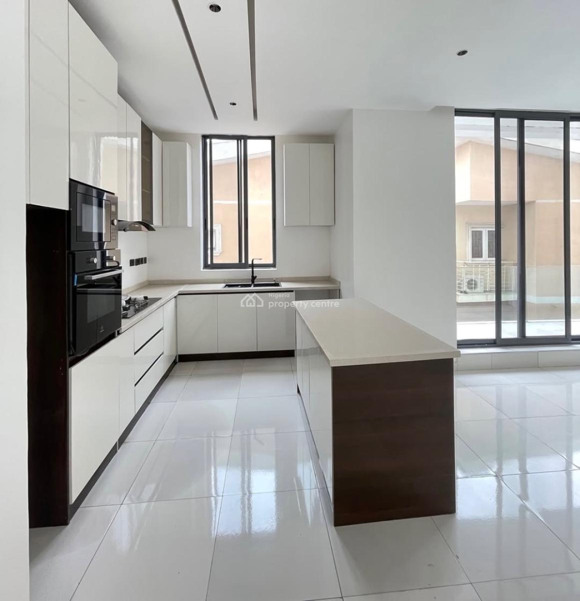 Lovely 2 Bedroom Apartment with Bq, Lekki, Lekki, Lagos, Block of Flats for Sale