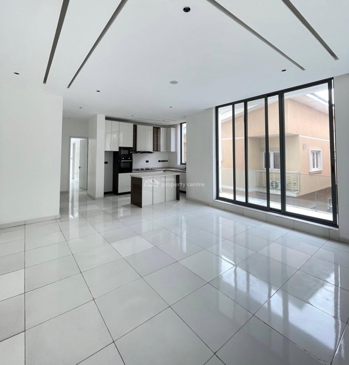Lovely 2 Bedroom Apartment with Bq, Lekki, Lekki, Lagos, Block of Flats for Sale